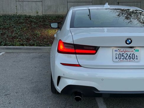 Used 2019 BMW 330i Sedan w/ M Sport Package image 17