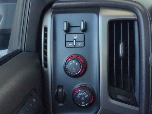 Used 2015 GMC Sierra 2500 Denali w/ Duramax Plus Package AWD/4WD image 38