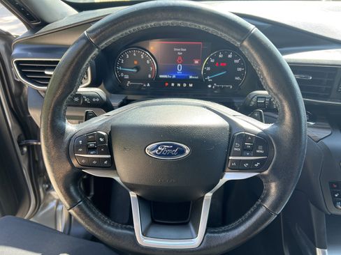 Used 2020 Ford Explorer Limited image 17