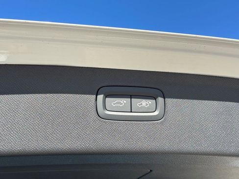 New 2026 Volvo XC90 B6 Ultra image 17