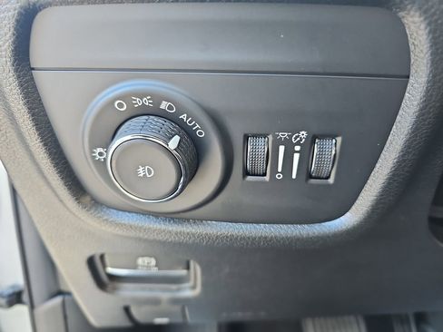 New 2025 Jeep Grand Cherokee L Limited w/ Trailer Tow Package image 27