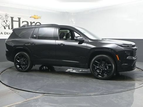 New 2026 Chevrolet Traverse RS w/ LPO, Floor Liner Package AWD/4WD image 28