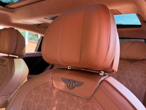 Used 2023 Bentley Flying Spur Azure AWD/4WD image 32