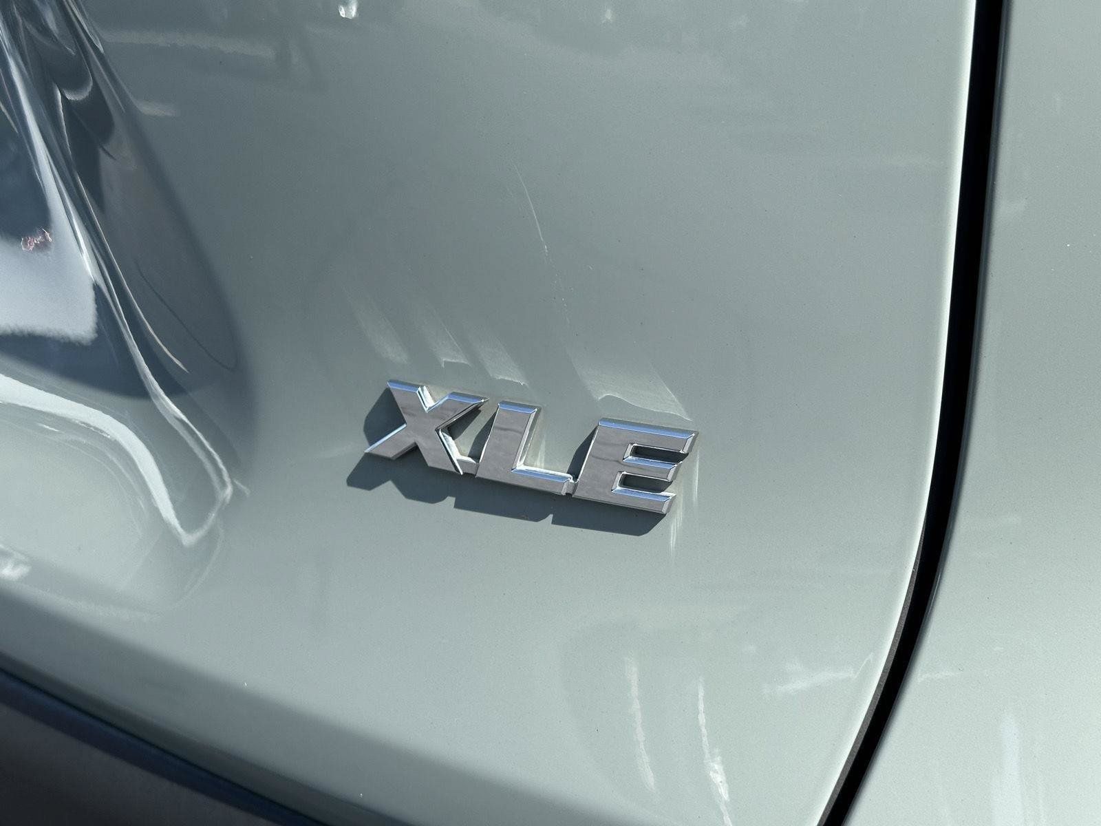 Used 2021 Toyota RAV4 XLE Premium FWD image 10