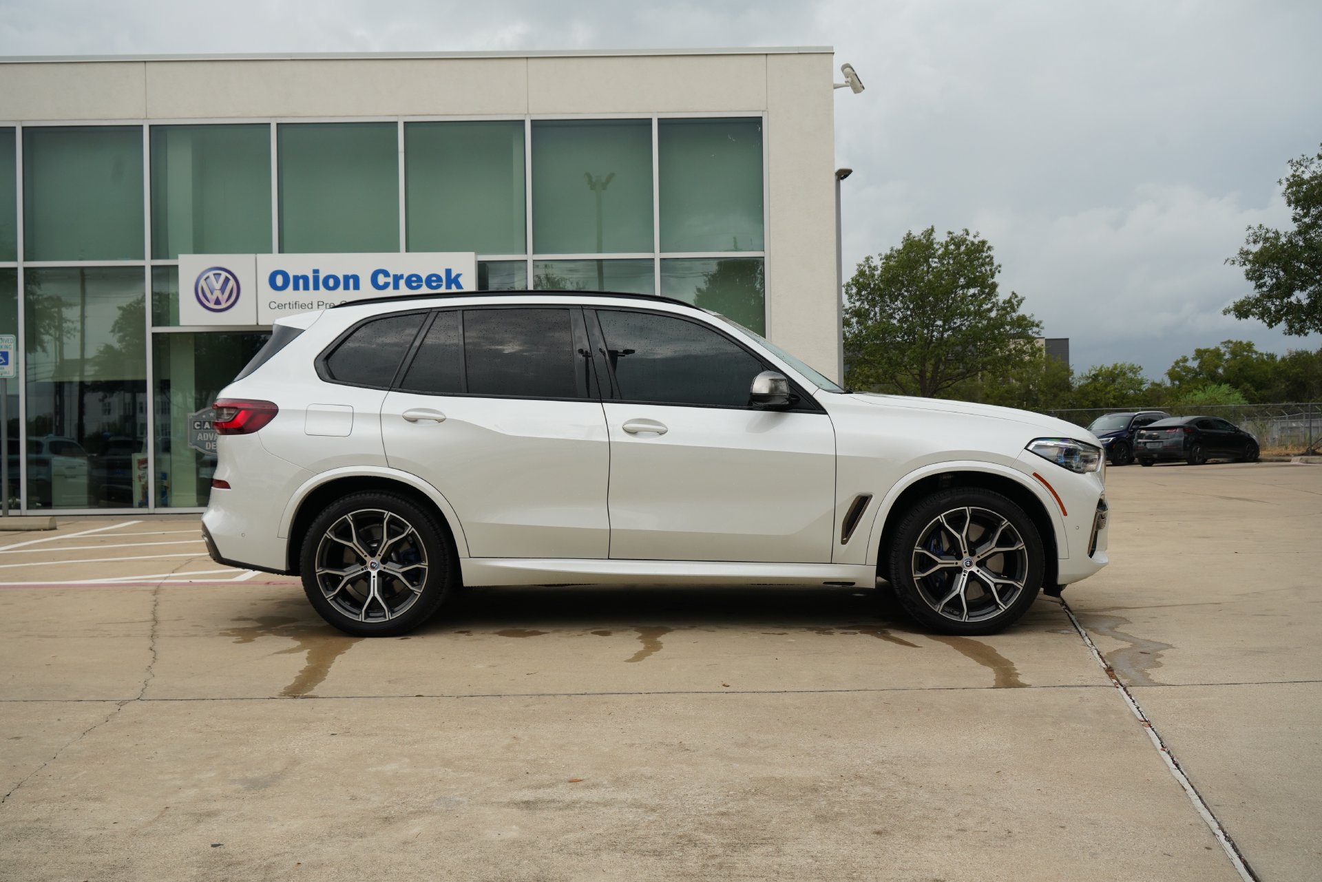 Used 2023 BMW X5 M50i w/ Executive Package AWD/4WD image 4