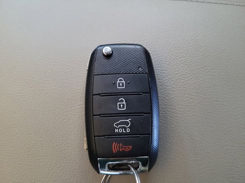 Used 2019 Kia Sorento FWD V6 image 32