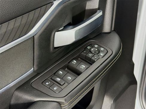 Used 2026 RAM 3500 Big Horn AWD/4WD image 18