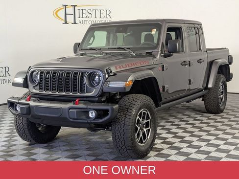 Used 2025 Jeep Gladiator Rubicon AWD/4WD image 4