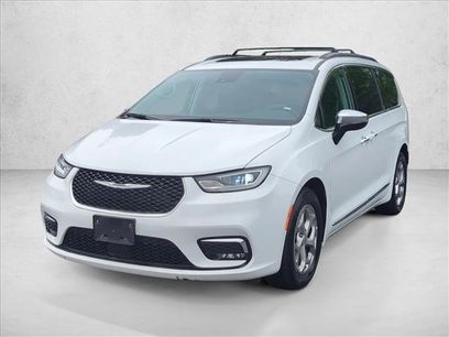 Used 2023 Chrysler Pacifica Limited