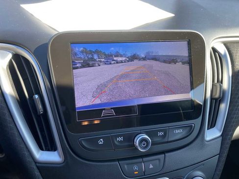 Used 2024 Chevrolet Malibu LT image 19