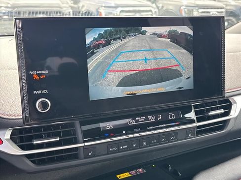 Used 2025 Toyota Sienna XSE AWD/4WD image 31