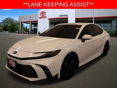 Used 2026 Toyota Camry SE FWD image 6