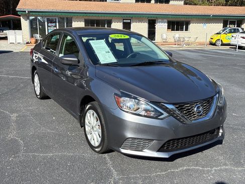 Used 2019 Nissan Sentra SV image 5
