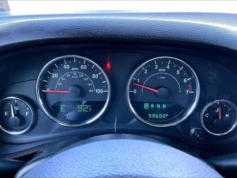 Used 2018 Jeep Wrangler Unlimited Rubicon w/ Connectivity Group AWD/4WD image 13
