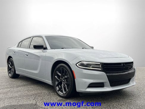 Used 2021 Dodge Charger SXT w/ Blacktop Package image 4