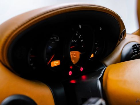 Used 2004 Porsche 911 GT3 image 31