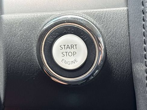 Used 2024 Nissan Armada SV AWD/4WD image 31