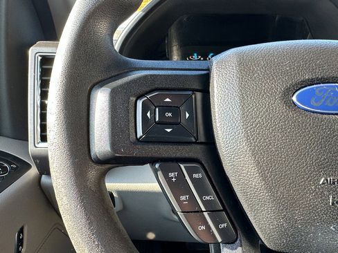 Used 2015 Ford F150 XLT image 24