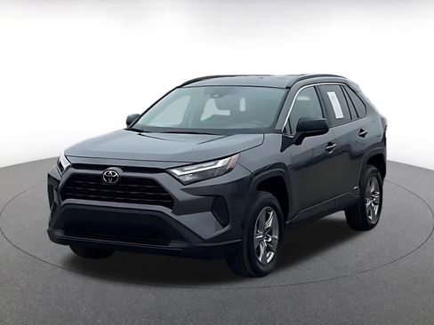 Used 2025 Toyota RAV4 LE image 7