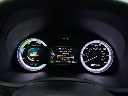 Used 2017 Kia Niro Touring image 23