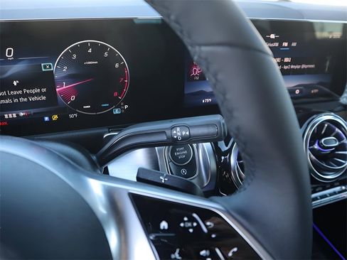 New 2026 Mercedes-Benz GLB 250 4MATIC image 41