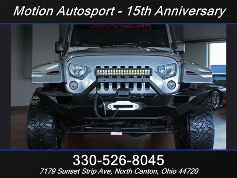 Used 2014 Jeep Wrangler Unlimited Rubicon image 3