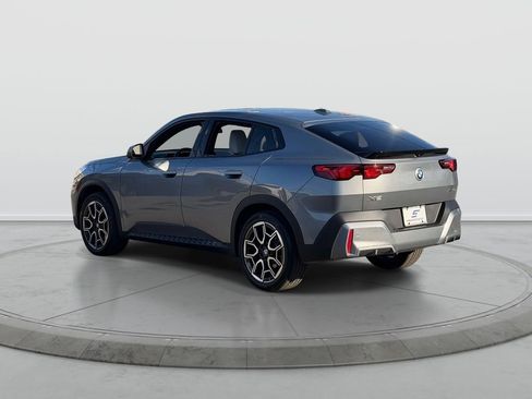Used 2026 BMW X2 xDrive28i AWD/4WD image 7