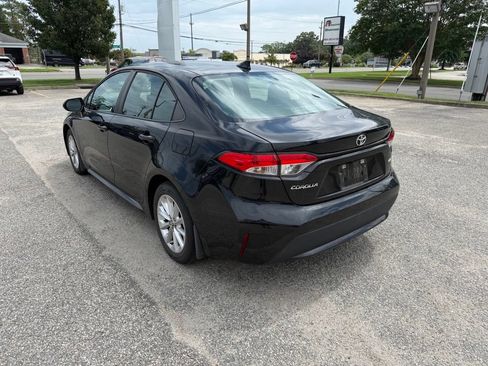 Used 2022 Toyota Corolla LE w/ LE Convenience Package FWD image 7