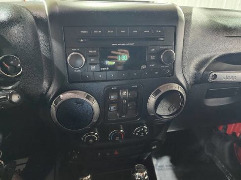 Used 2015 Jeep Wrangler Unlimited Sport w/ Quick Order Package 24S AWD/4WD image 14