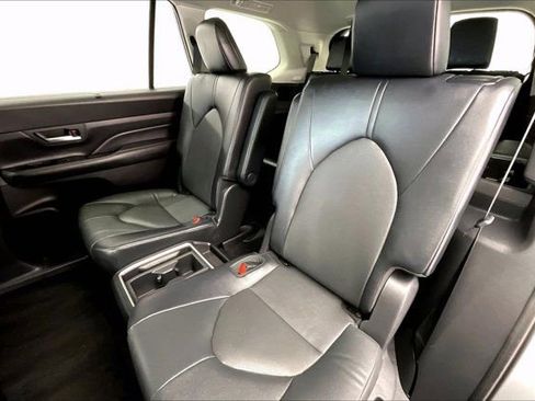Used 2025 Toyota Grand Highlander AWD image 20