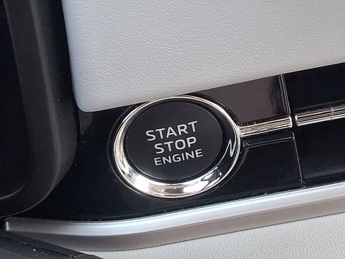 Used 2024 Mitsubishi Outlander SEL image 26