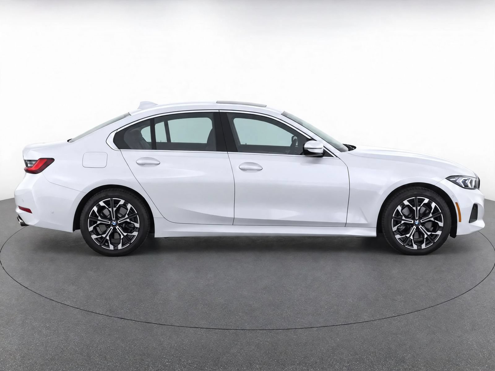 Used 2026 BMW 330i Sedan RWD image 4