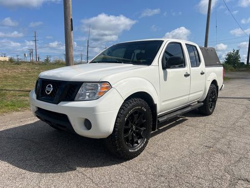 Used 2019 Nissan Frontier SV w/ Value Truck Package image 3