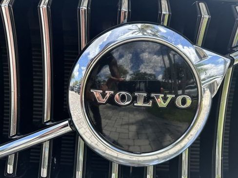 Used 2020 Volvo XC90 T6 Momentum AWD/4WD image 10