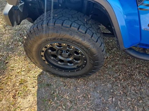 Used 2020 Jeep Gladiator Sport w/ Quick Order Package 24S AWD/4WD image 12