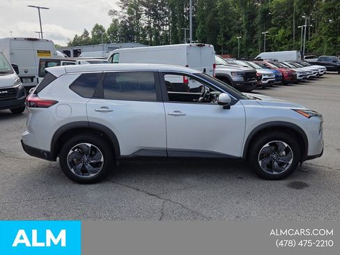 Used 2025 Nissan Rogue SV FWD image 15