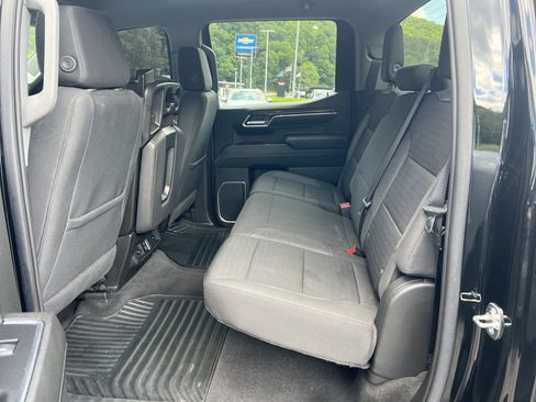Used 2023 Chevrolet Silverado 1500 LT AWD/4WD image 12