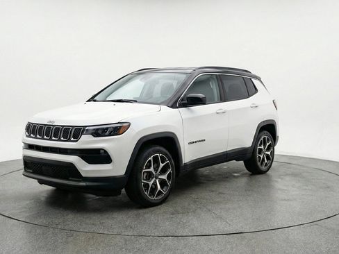Used 2025 Jeep Compass Limited AWD/4WD image 3