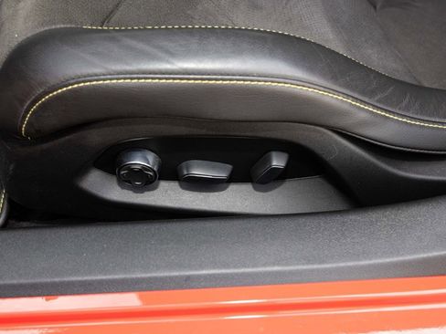 Used 2020 Chevrolet Corvette Stingray Premium Cpe w/ 3LT Preferred Equipment Group image 27