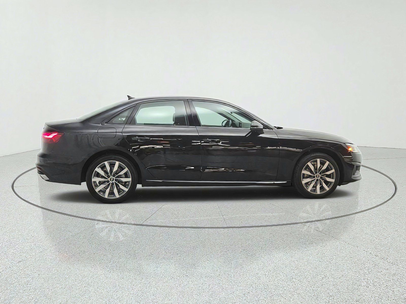 Used 2023 Audi A4 2.0T Premium Plus w/ Premium Plus Package AWD/4WD image 4