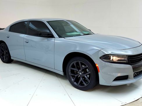 Used 2020 Dodge Charger SXT w/ Blacktop Package RWD image 1