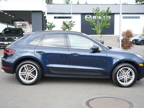 Used 2017 Porsche Macan AWD/4WD image 2