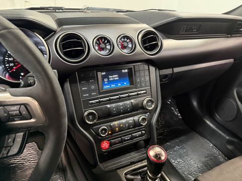 Used 2016 Ford Mustang Shelby GT350 w/ Track Package image 78