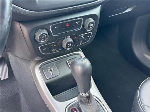 Used 2021 Jeep Compass Latitude w/ Convenience Group FWD image 22