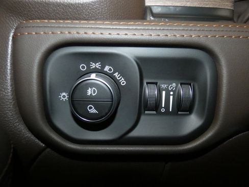 New 2026 RAM 2500 Limited AWD/4WD image 26