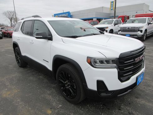 Used 2023 GMC Acadia SLE w/ Driver Convenience Package image 7