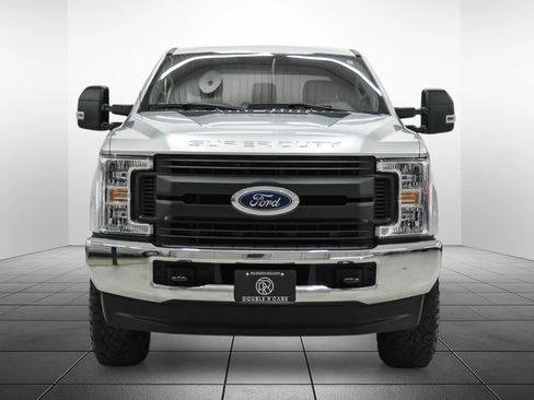 Used 2018 Ford F250 XL w/ Power Equipment Group image 5