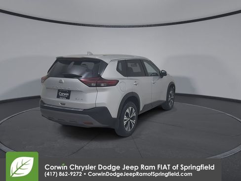 Used 2021 Nissan Rogue SV image 14