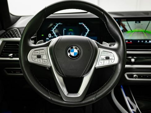 Used 2024 BMW X7 xDrive40i image 35
