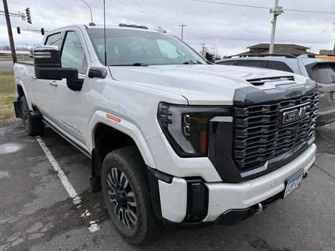 Used 2024 GMC Sierra 2500 Denali Ultimate image 1